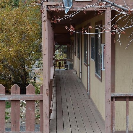 Deep Creek Motel Running Springs Eksteriør billede