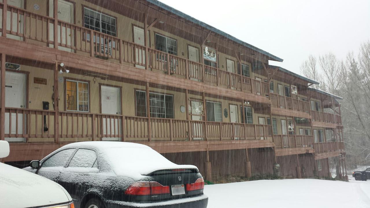 Deep Creek Motel Running Springs Eksteriør billede